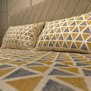 Triangles Prints Cotton Bedsheet-Aaroha Living