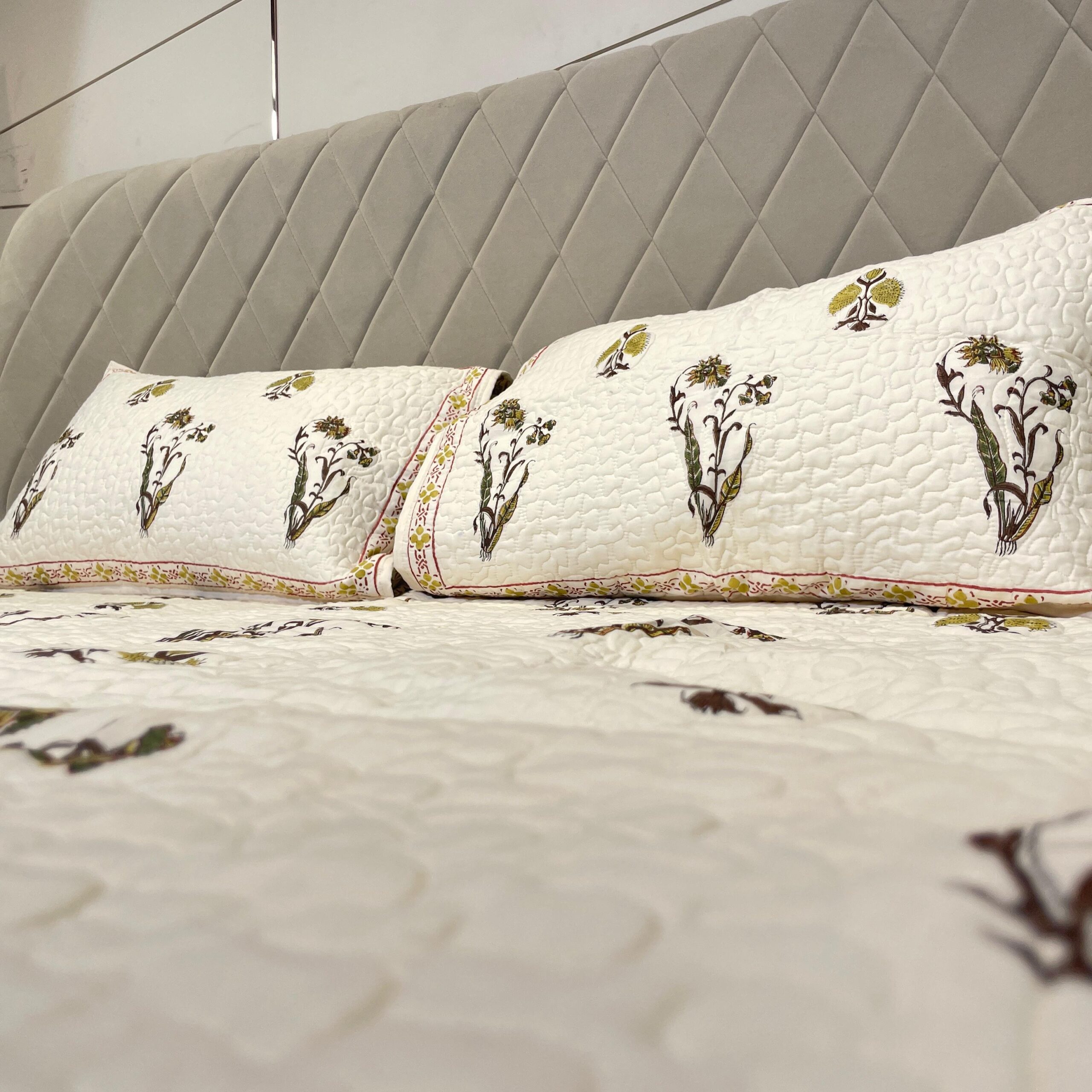 Cotton Quilted Bedcover with Floral Print-Aaroha Living