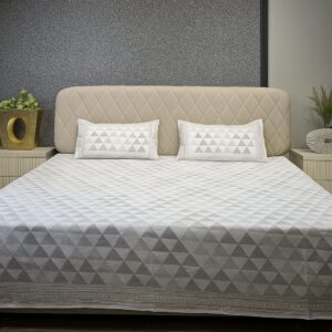 Contemporary Triangle Print Cotton Bedsheet Set